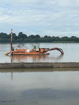 Plovilo za odstranjevanje mulja (arhiv SENG) (3)